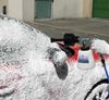 Cyclone pneumatic foam gun 