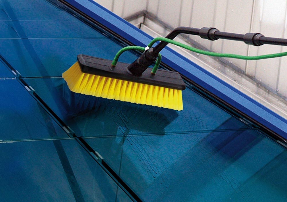 Brush for cleaning solar panels yellow Unger
