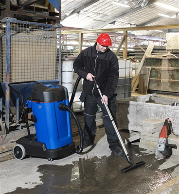 Water and dust vacuum cleaner Nilfisk Alto Maxxi 75 2WD