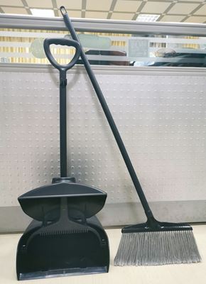 Tilting airport shovel