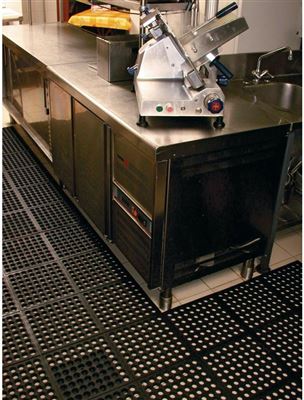 Rubber floor tile