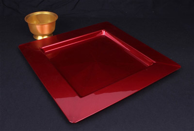 Under carmine square plastic plate x 72