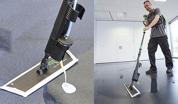 Cleaning a plastic, thermoplastic or vinyl floor